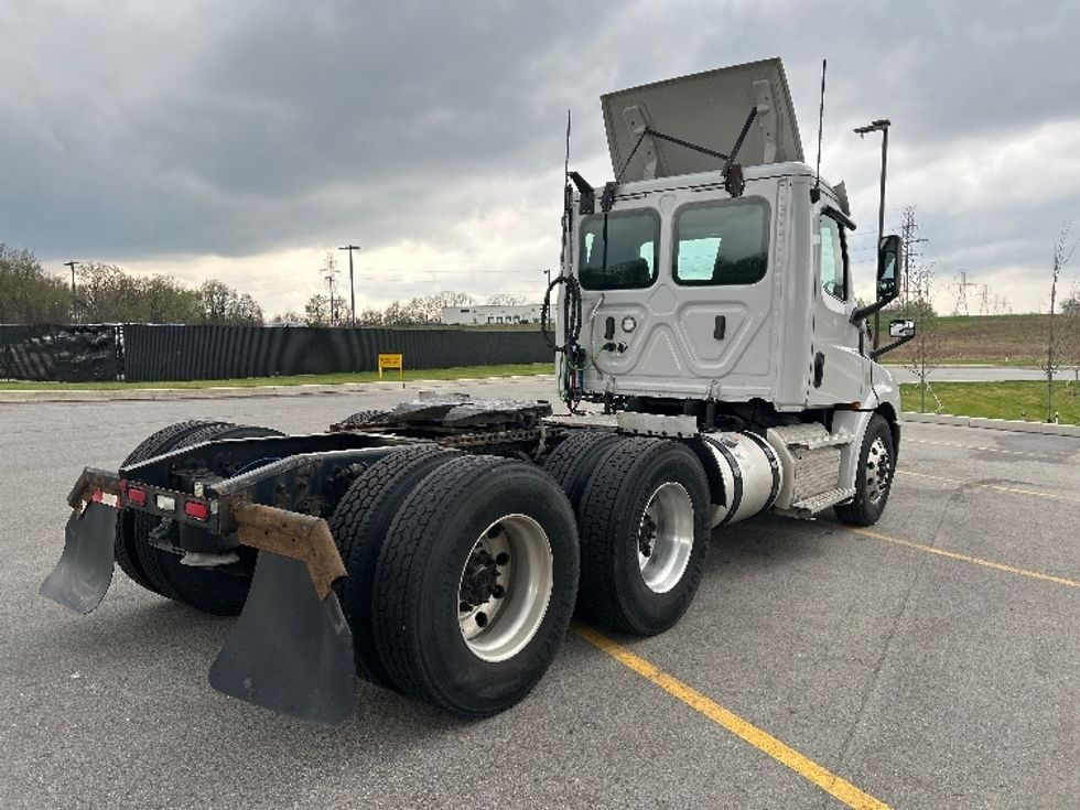 Day Cab Tractor-Heavy Duty Tractors-Freightliner-2020-T12664ST-Byron Center-MI-744,544\n\t\tmiles-$ 28,750 - Image 7
