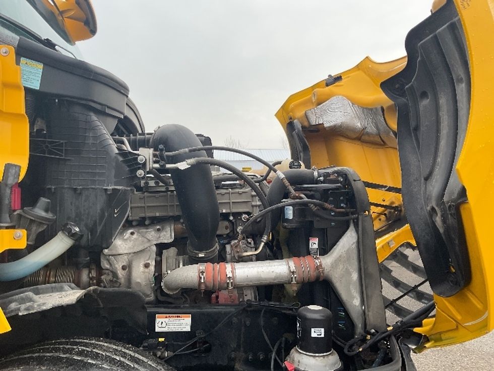 Day Cab Tractor-Heavy Duty Tractors-Freightliner-2020-T12664ST-Cadillac-MI-368,484\n\t\tmiles-$ 47,750 - Image 15