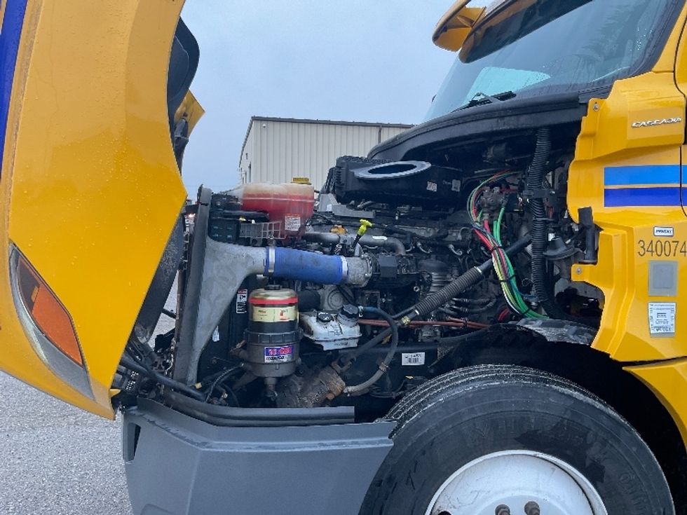 Day Cab Tractor-Heavy Duty Tractors-Freightliner-2020-T12664ST-Cadillac-MI-368,484\n\t\tmiles-$ 47,750 - Image 16