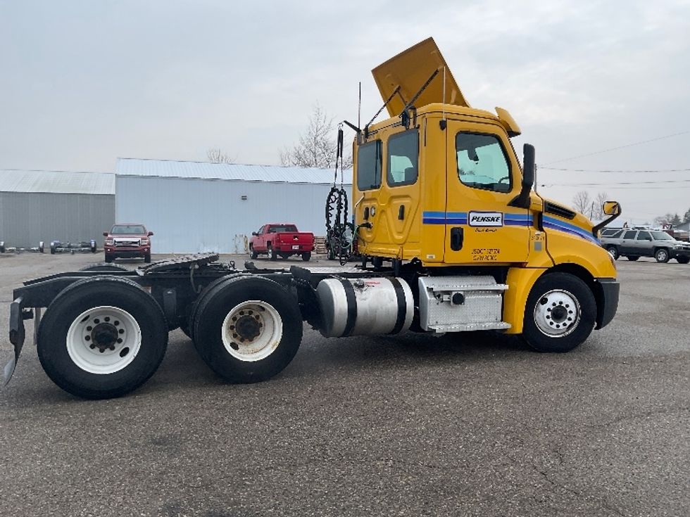 Day Cab Tractor-Heavy Duty Tractors-Freightliner-2020-T12664ST-Cadillac-MI-368,484\n\t\tmiles-$ 47,750 - Image 8