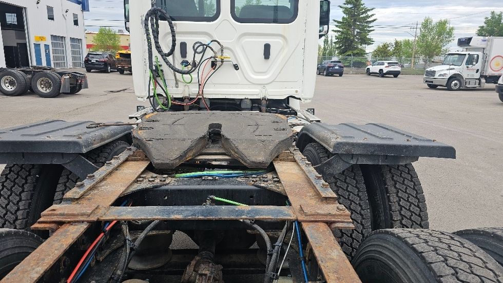 Day Cab Tractor-Heavy Duty Tractors-Freightliner-2020-T12664ST-Calgary-AB-408,045\n\t\tkm-$ 82,250 - Image 6