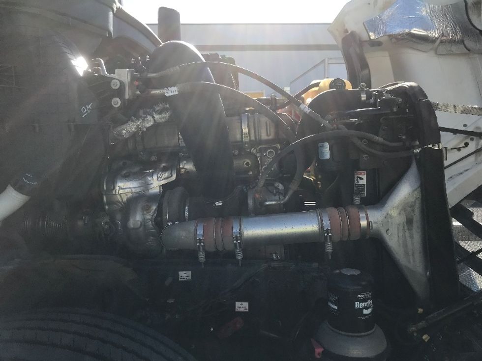 Day Cab Tractor-Heavy Duty Tractors-Freightliner-2020-T12664ST-Calgary-AB-736,001\n\t\tkm-$ 55,000 - Image 16