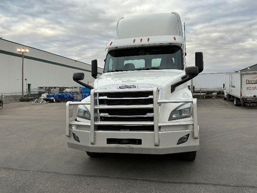 Day Cab Tractor-Heavy Duty Tractors-Freightliner-2020-T12664ST-Calgary-AB-766,227\n\t\tkm-$ 52,750 - Image 2