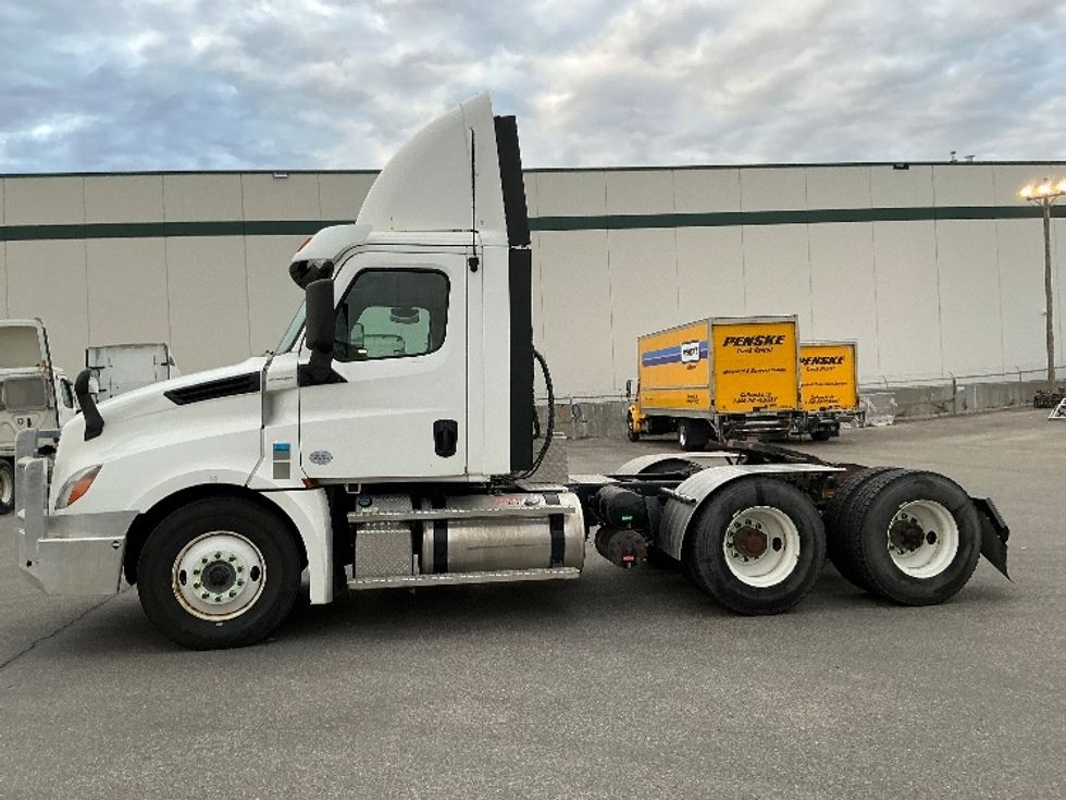 Day Cab Tractor-Heavy Duty Tractors-Freightliner-2020-T12664ST-Calgary-AB-766,227\n\t\tkm-$ 52,750 - Image 4