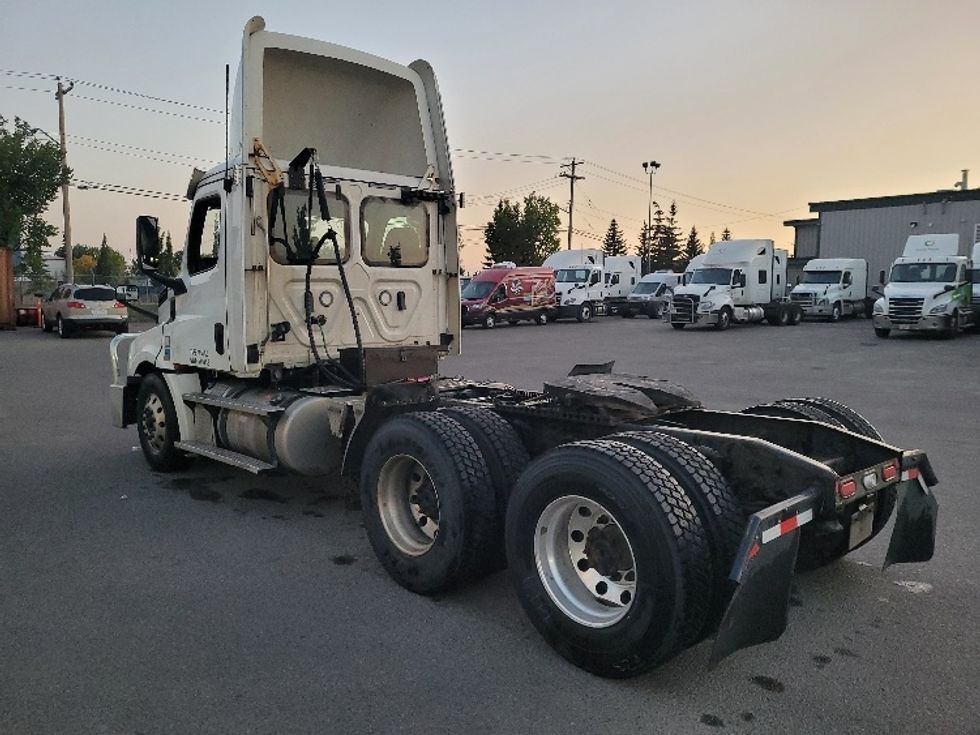 Day Cab Tractor-Heavy Duty Tractors-Freightliner-2020-T12664ST-Calgary-AB-904,204\n\t\tkm-$ 43,750 - Image 5