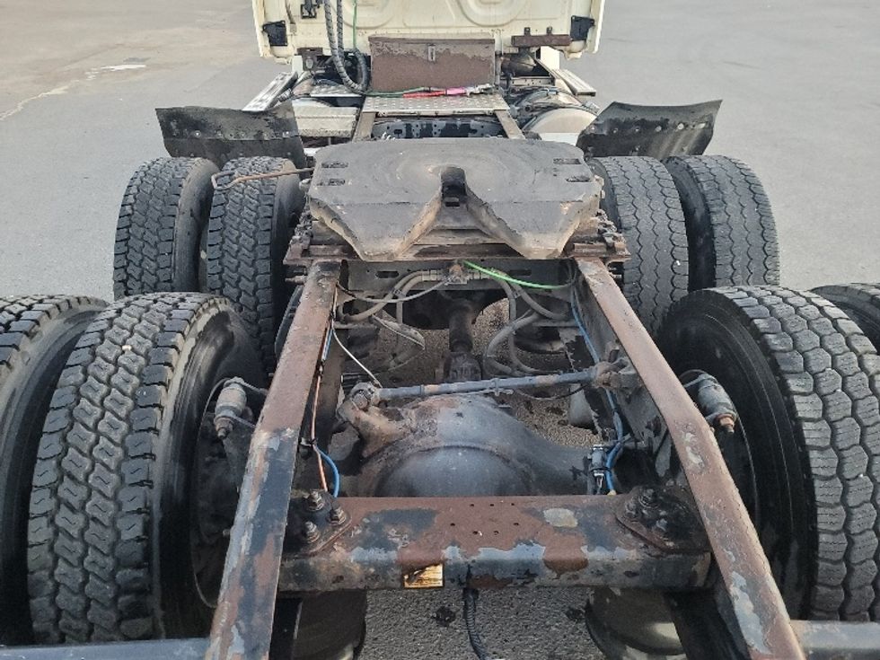 Day Cab Tractor-Heavy Duty Tractors-Freightliner-2020-T12664ST-Calgary-AB-904,204\n\t\tkm-$ 43,750 - Image 6