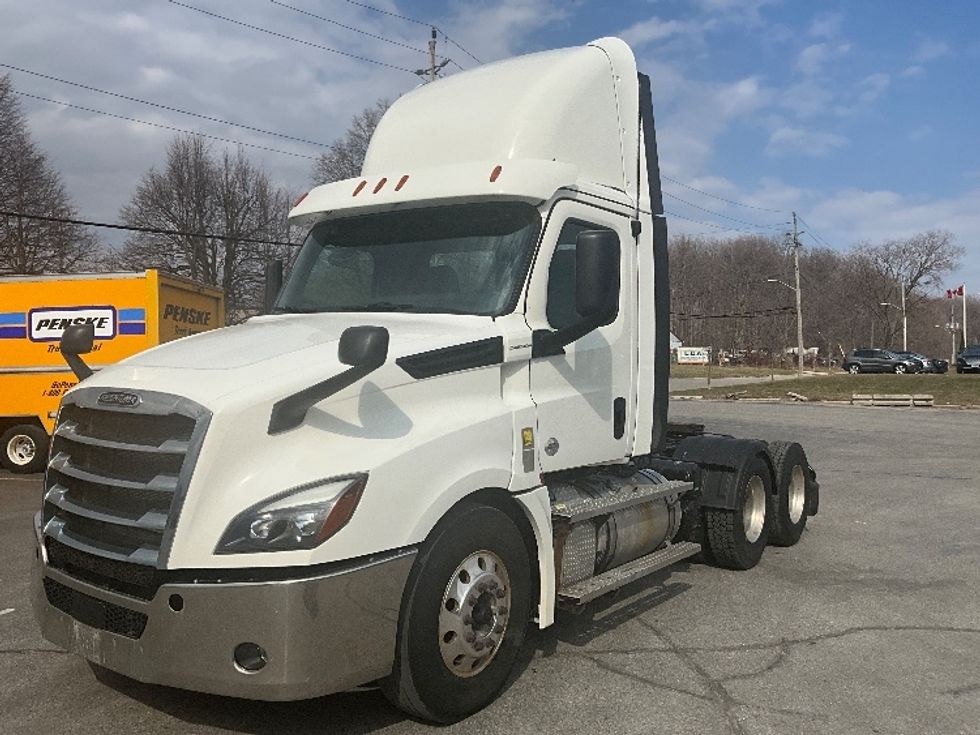 Day Cab Tractor-Heavy Duty Tractors-Freightliner-2020-T12664ST-Cambridge-ON-270,481\n\t\tkm-$ 74,000 - Image 3
