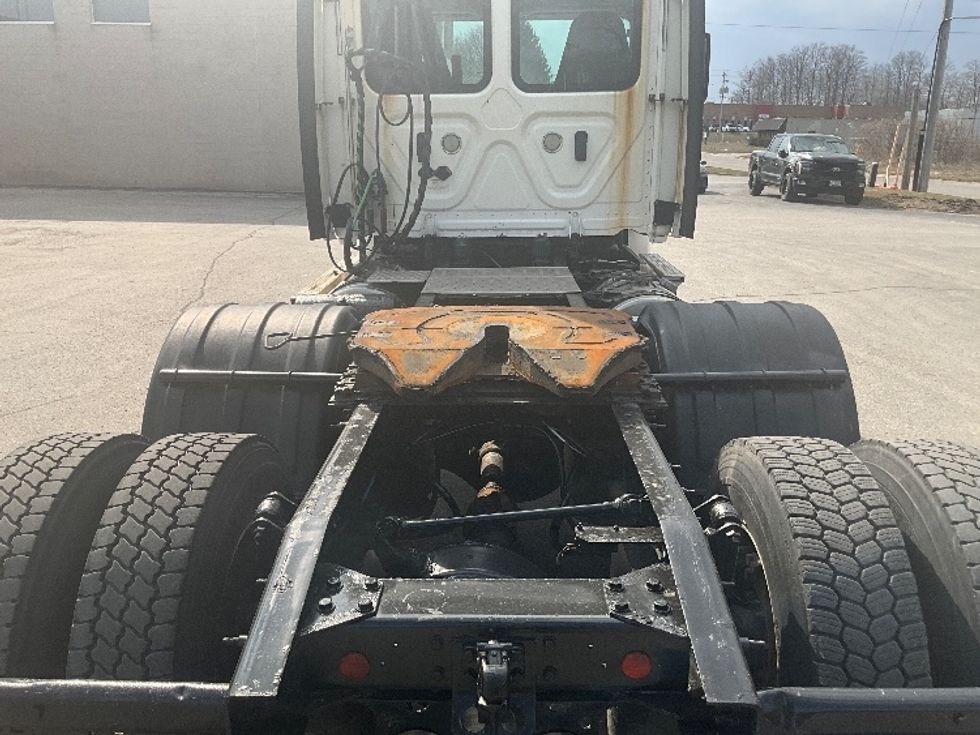 Day Cab Tractor-Heavy Duty Tractors-Freightliner-2020-T12664ST-Cambridge-ON-270,481\n\t\tkm-$ 74,000 - Image 6