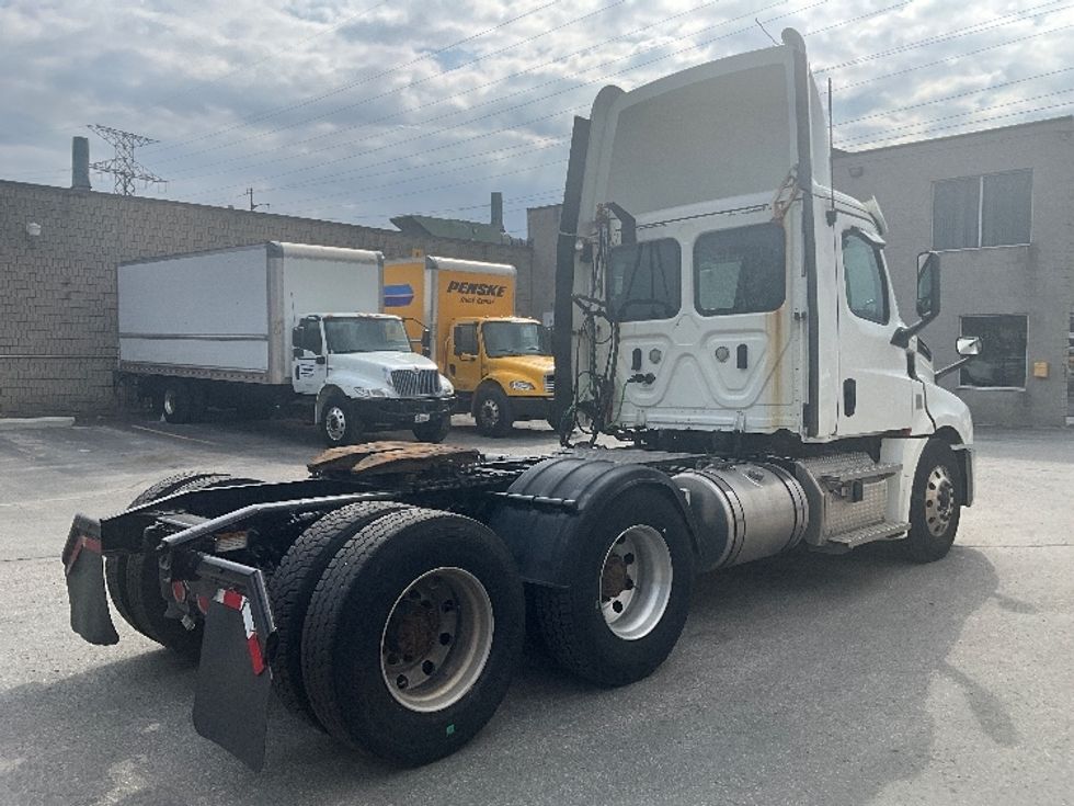 Day Cab Tractor-Heavy Duty Tractors-Freightliner-2020-T12664ST-Cambridge-ON-270,481\n\t\tkm-$ 74,000 - Image 7