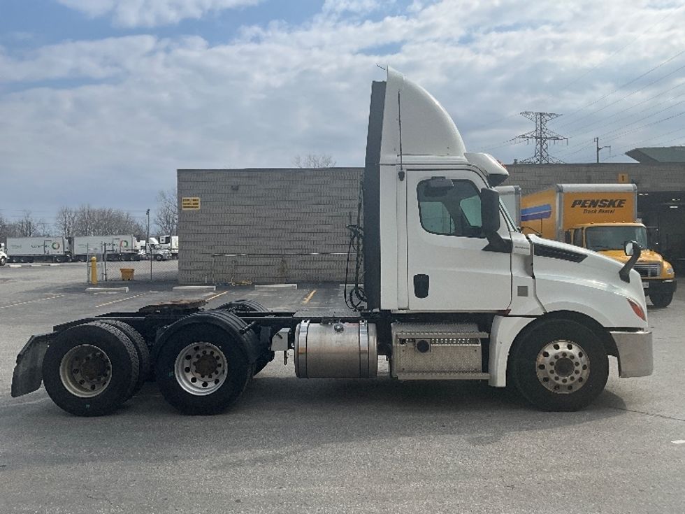 Day Cab Tractor-Heavy Duty Tractors-Freightliner-2020-T12664ST-Cambridge-ON-270,481\n\t\tkm-$ 74,000 - Image 8