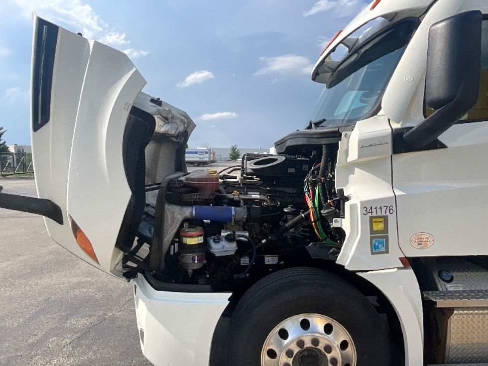 Day Cab Tractor-Heavy Duty Tractors-Freightliner-2020-T12664ST-Cambridge-ON-363,750\n\t\tkm-$ 77,500 - Image 16