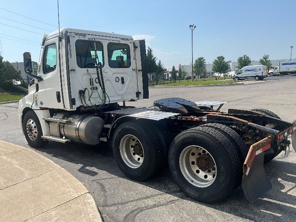 Day Cab Tractor-Heavy Duty Tractors-Freightliner-2020-T12664ST-Cambridge-ON-363,750\n\t\tkm-$ 77,500 - Image 5