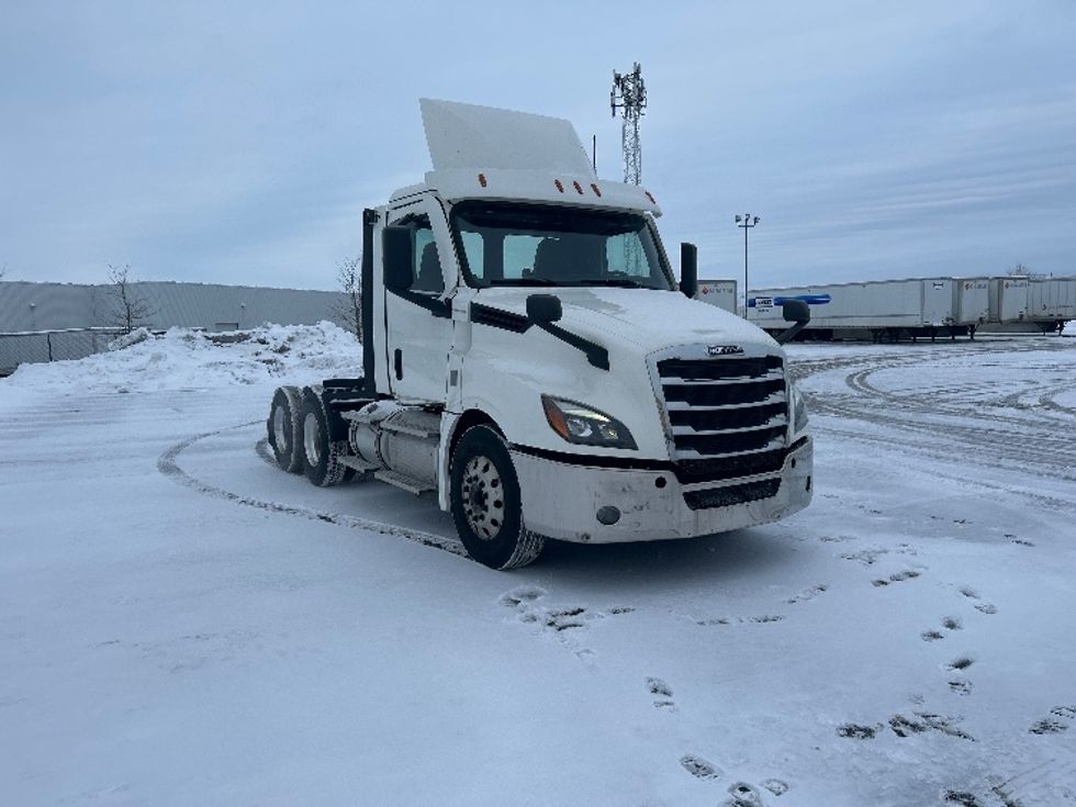 Day Cab Tractor-Heavy Duty Tractors-Freightliner-2020-T12664ST-Cambridge-ON-477,697\n\t\tkm-$ 67,250 - Image 1