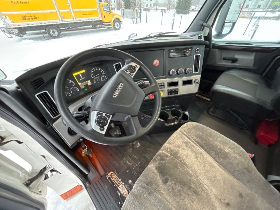 Day Cab Tractor-Heavy Duty Tractors-Freightliner-2020-T12664ST-Cambridge-ON-477,697\n\t\tkm-$ 67,250 - Image 10