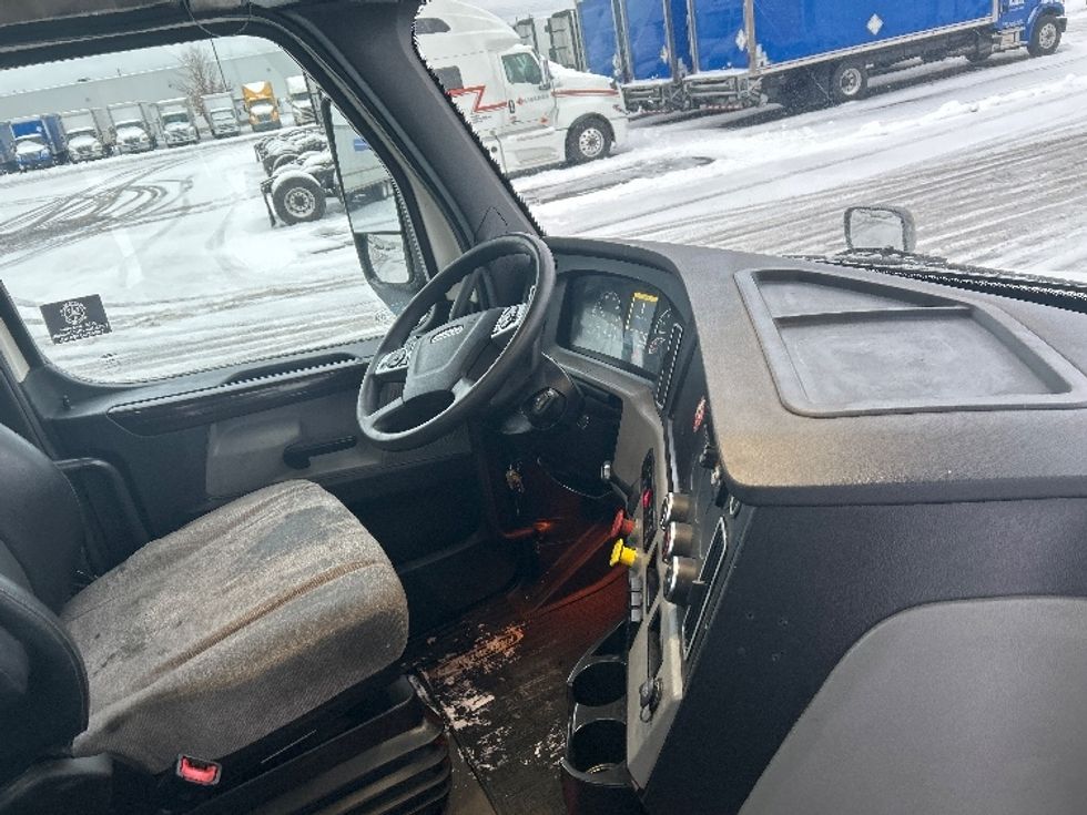 Day Cab Tractor-Heavy Duty Tractors-Freightliner-2020-T12664ST-Cambridge-ON-477,697\n\t\tkm-$ 67,250 - Image 14