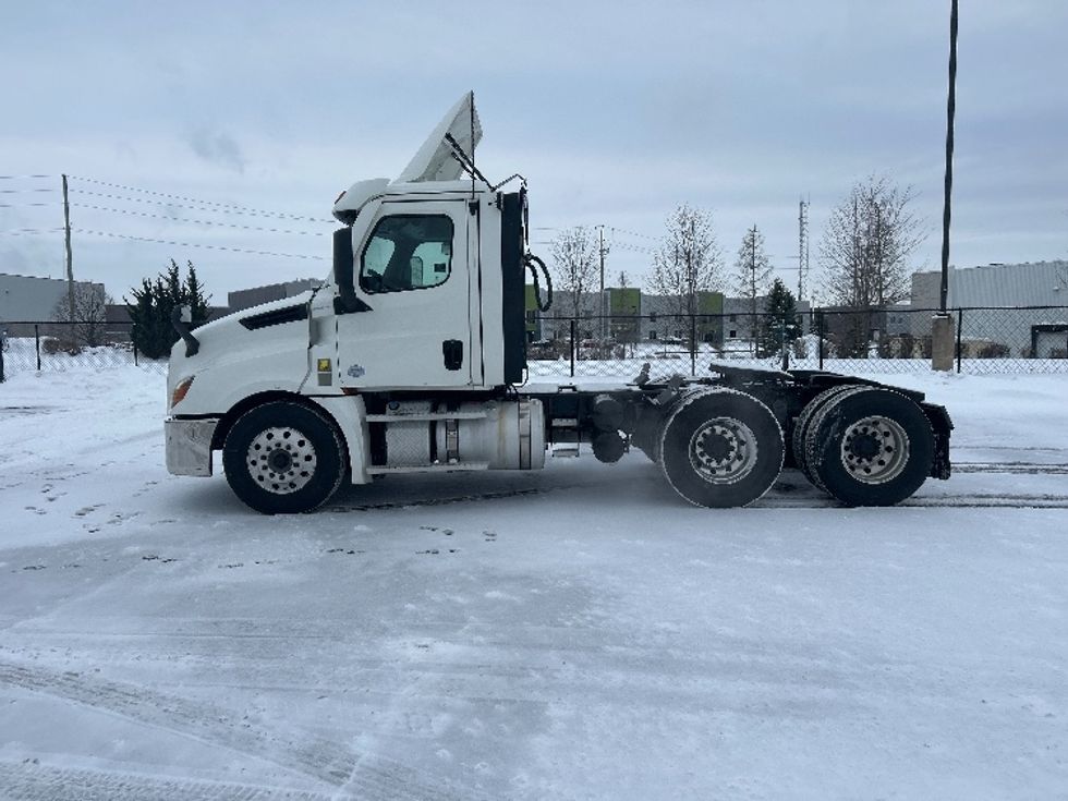 Day Cab Tractor-Heavy Duty Tractors-Freightliner-2020-T12664ST-Cambridge-ON-477,697\n\t\tkm-$ 67,250 - Image 4