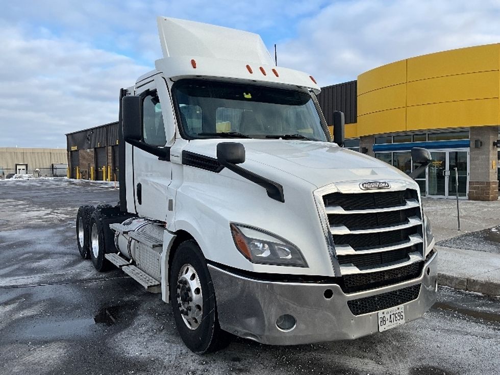 Day Cab Tractor-Heavy Duty Tractors-Freightliner-2020-T12664ST-Cambridge-ON-528,321\n\t\tkm-$ 65,250 - Image 1