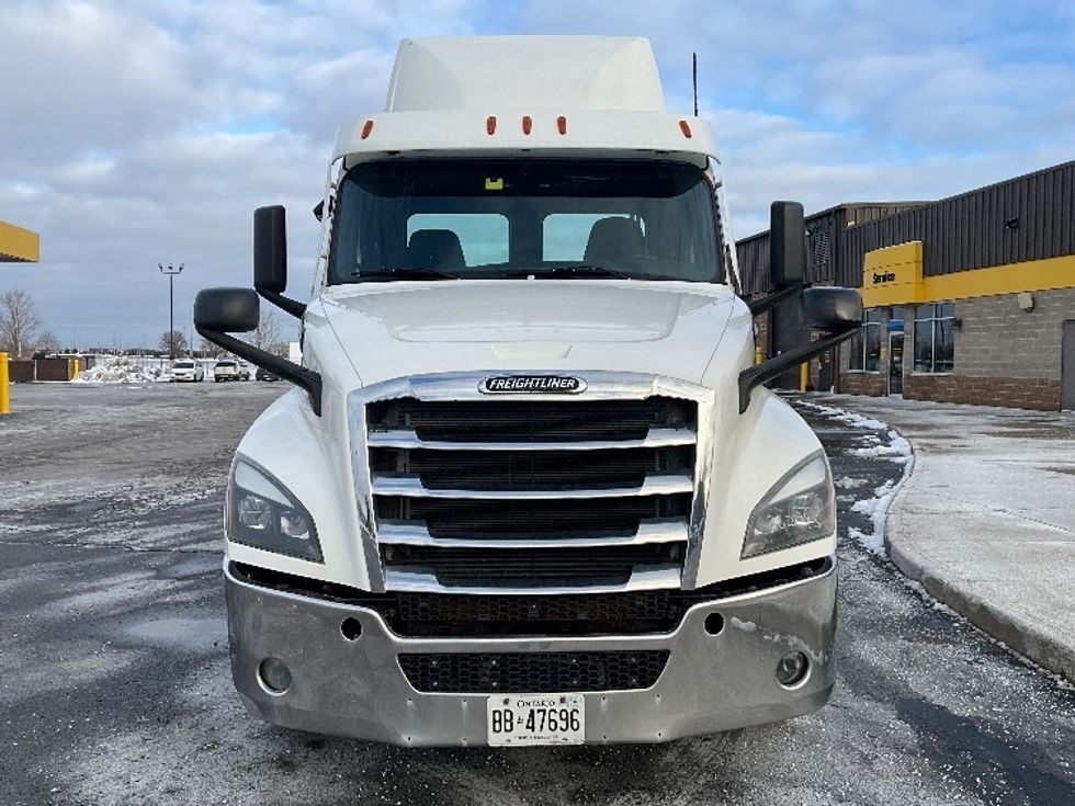 Day Cab Tractor-Heavy Duty Tractors-Freightliner-2020-T12664ST-Cambridge-ON-528,321\n\t\tkm-$ 65,250 - Image 2