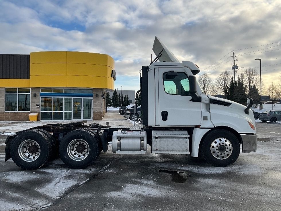 Day Cab Tractor-Heavy Duty Tractors-Freightliner-2020-T12664ST-Cambridge-ON-528,321\n\t\tkm-$ 65,250 - Image 8