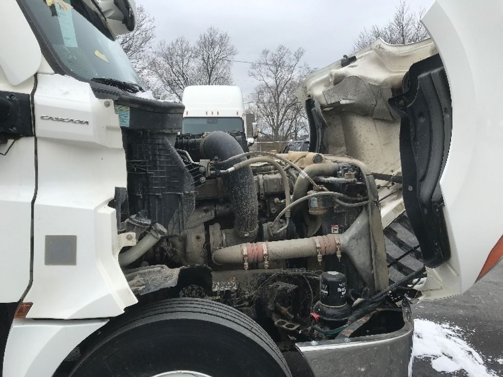 Day Cab Tractor-Heavy Duty Tractors-Freightliner-2020-T12664ST-Canton-OH-433,824\n\t\tmiles-$ 44,000 - Image 15