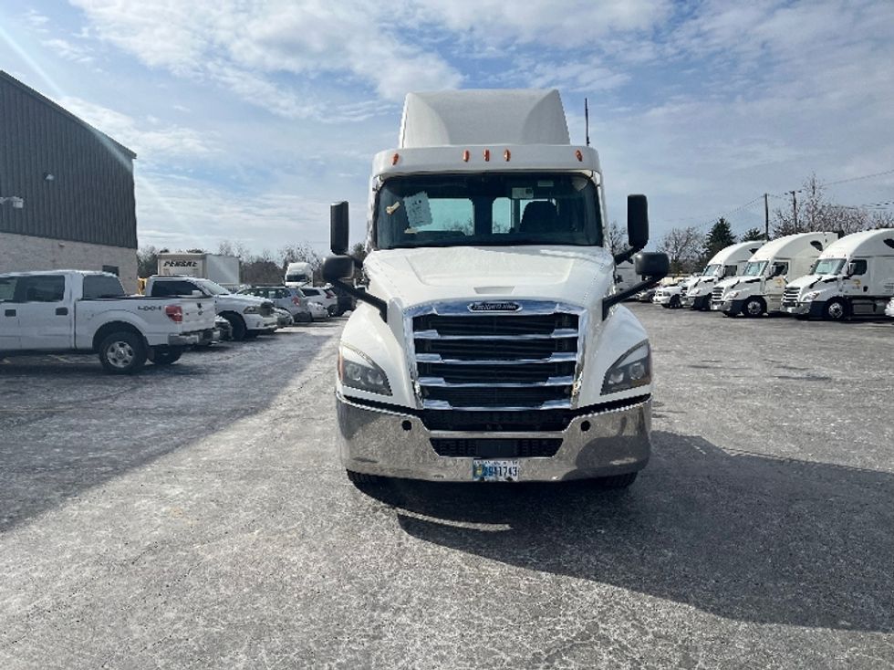Day Cab Tractor-Heavy Duty Tractors-Freightliner-2020-T12664ST-Canton-OH-433,824\n\t\tmiles-$ 44,000 - Image 2