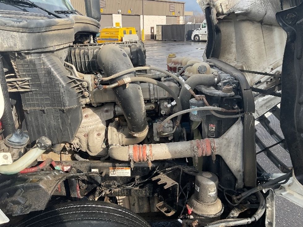 Day Cab Tractor-Heavy Duty Tractors-Freightliner-2020-T12664ST-Canton-OH-482,582\n\t\tmiles-$ 42,500 - Image 15