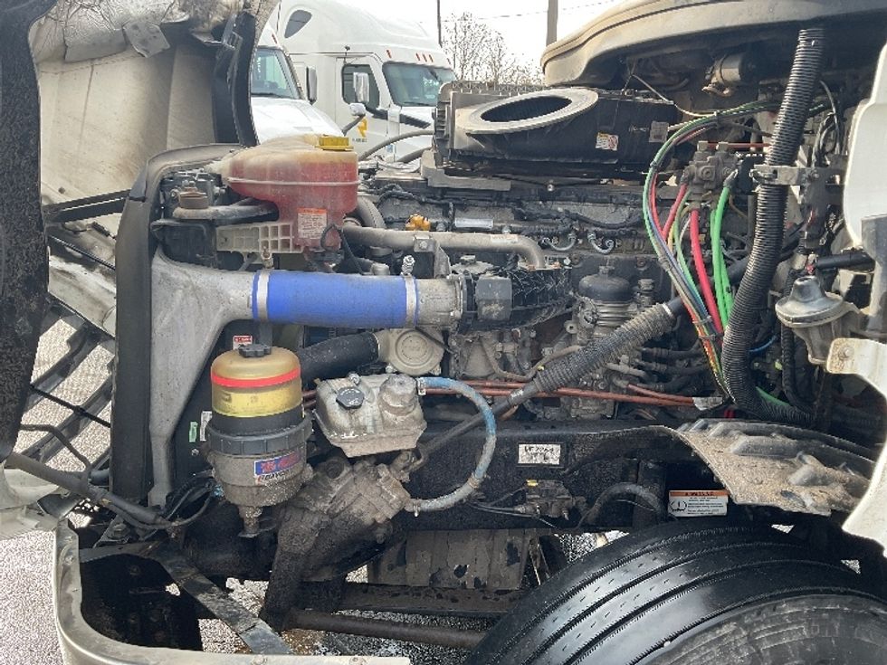 Day Cab Tractor-Heavy Duty Tractors-Freightliner-2020-T12664ST-Canton-OH-482,582\n\t\tmiles-$ 42,500 - Image 16