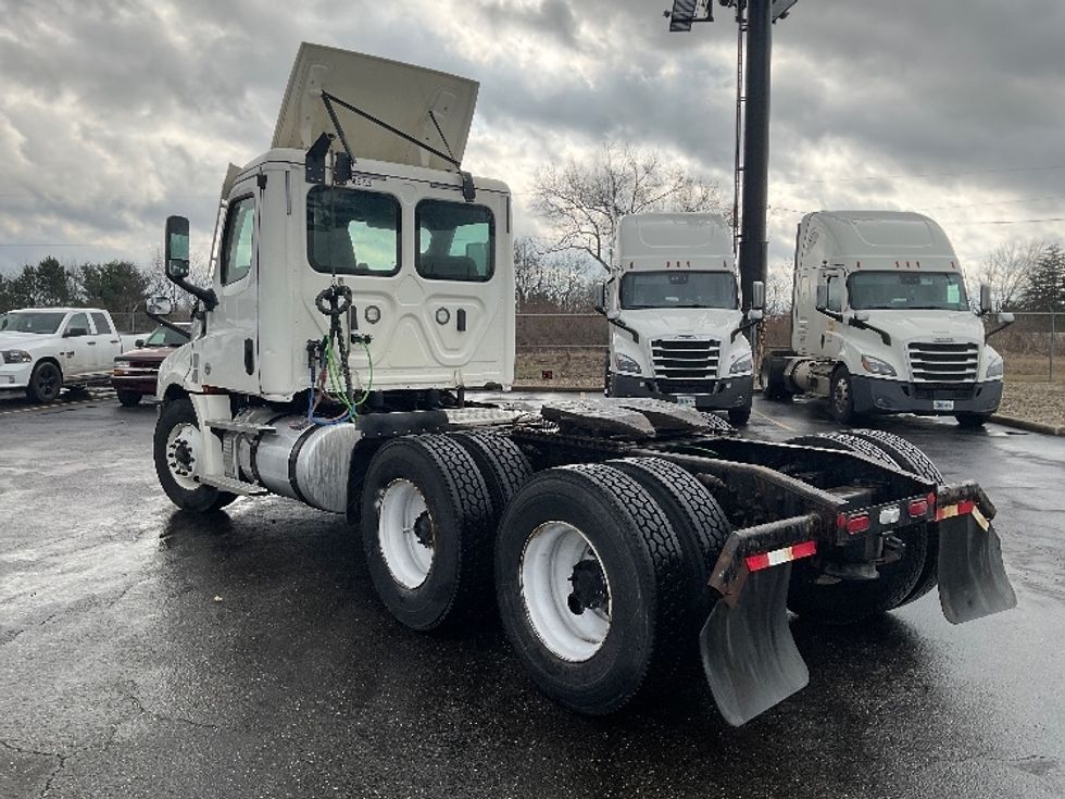 Day Cab Tractor-Heavy Duty Tractors-Freightliner-2020-T12664ST-Canton-OH-482,582\n\t\tmiles-$ 42,500 - Image 5