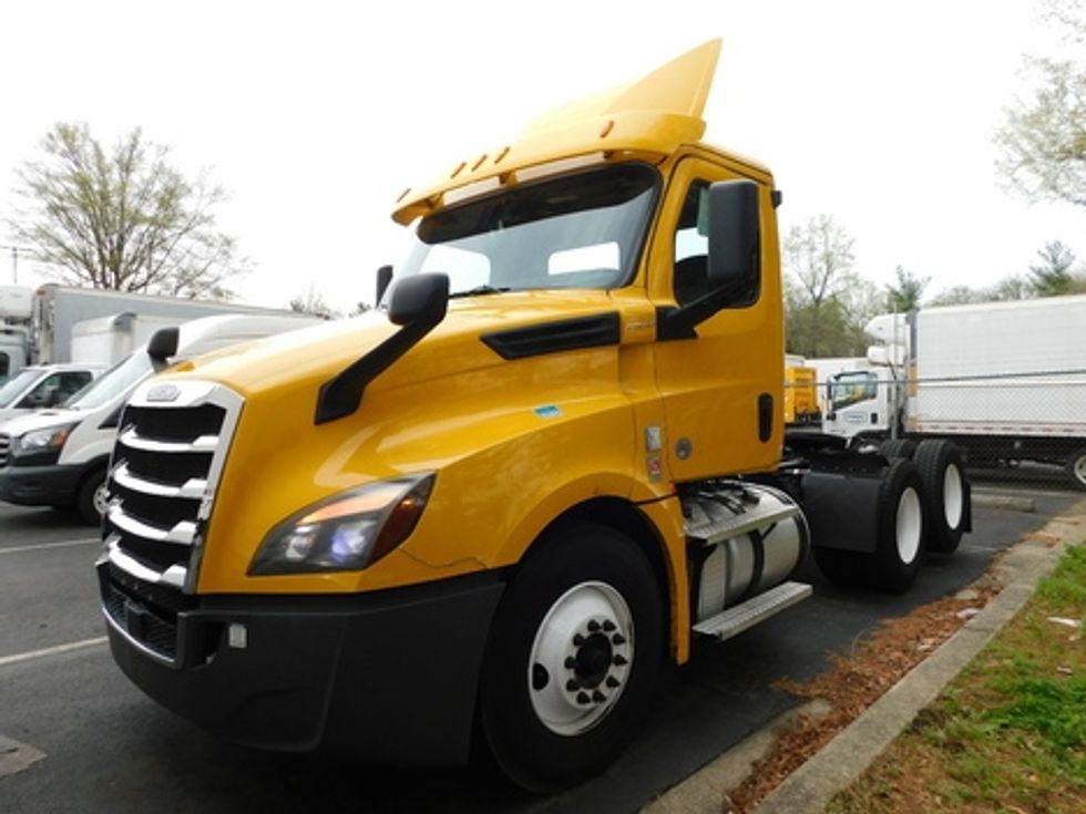 Day Cab Tractor-Heavy Duty Tractors-Freightliner-2020-T12664ST-Capitol Heights-MD-222,686\n\t\tmiles-$ 55,500 - Image 1