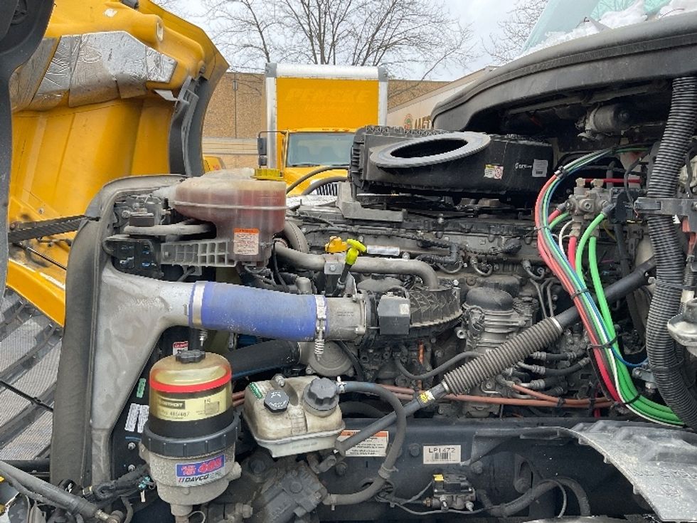 Day Cab Tractor-Heavy Duty Tractors-Freightliner-2020-T12664ST-Capitol Heights-MD-222,686\n\t\tmiles-$ 55,500 - Image 16