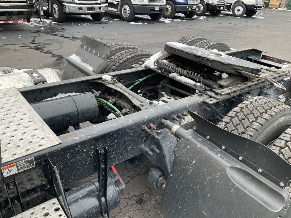 Day Cab Tractor-Heavy Duty Tractors-Freightliner-2020-T12664ST-Capitol Heights-MD-222,686\n\t\tmiles-$ 55,500 - Image 17