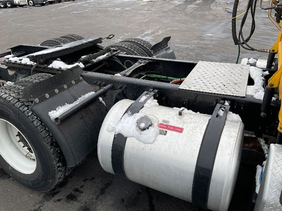 Day Cab Tractor-Heavy Duty Tractors-Freightliner-2020-T12664ST-Capitol Heights-MD-222,686\n\t\tmiles-$ 55,500 - Image 18