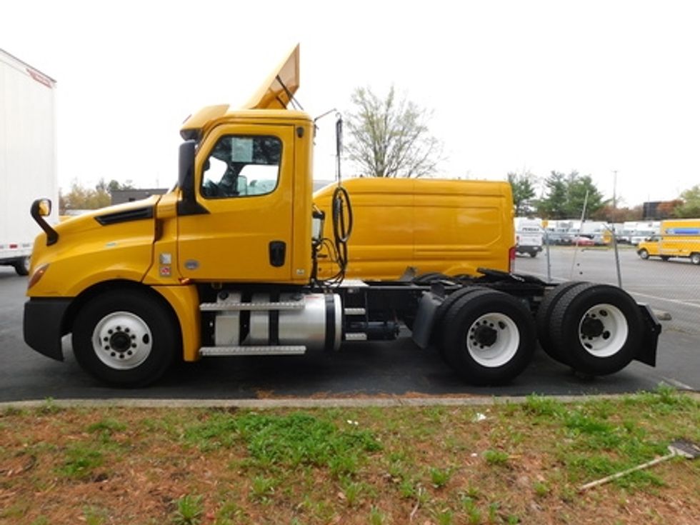 Day Cab Tractor-Heavy Duty Tractors-Freightliner-2020-T12664ST-Capitol Heights-MD-222,686\n\t\tmiles-$ 55,500 - Image 4