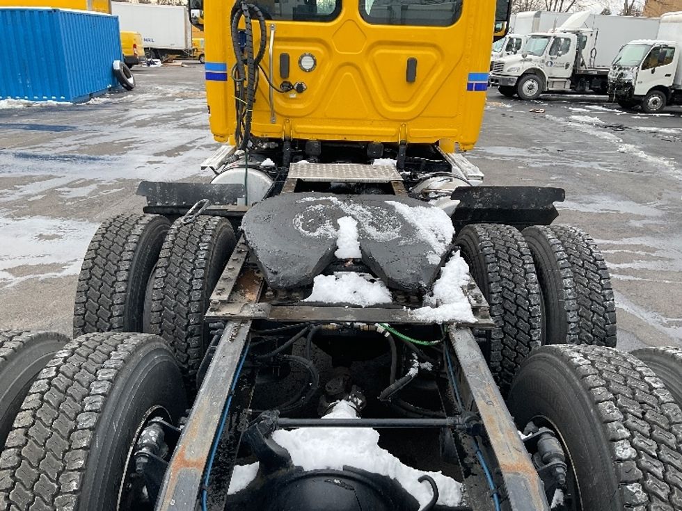 Day Cab Tractor-Heavy Duty Tractors-Freightliner-2020-T12664ST-Capitol Heights-MD-222,686\n\t\tmiles-$ 55,500 - Image 6