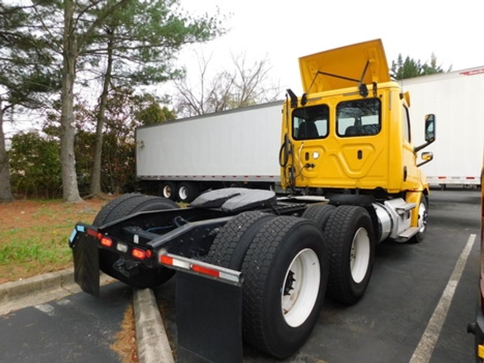 Day Cab Tractor-Heavy Duty Tractors-Freightliner-2020-T12664ST-Capitol Heights-MD-222,686\n\t\tmiles-$ 55,500 - Image 8