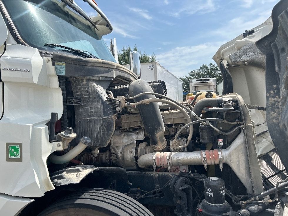 Day Cab Tractor-Heavy Duty Tractors-Freightliner-2020-T12664ST-Carrollton-TX-159,303\n\t\tmiles-$ 65,000 - Image 14