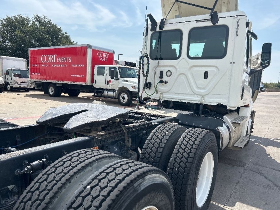 Day Cab Tractor-Heavy Duty Tractors-Freightliner-2020-T12664ST-Carrollton-TX-159,303\n\t\tmiles-$ 65,000 - Image 16