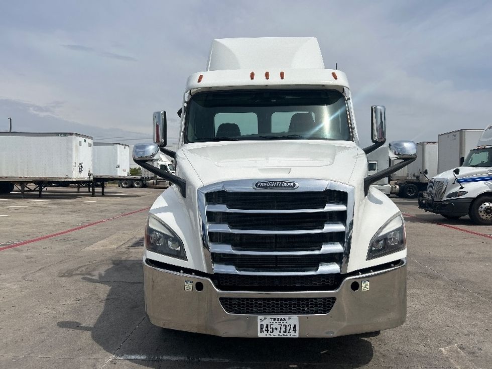 Day Cab Tractor-Heavy Duty Tractors-Freightliner-2020-T12664ST-Carrollton-TX-159,303\n\t\tmiles-$ 65,000 - Image 2