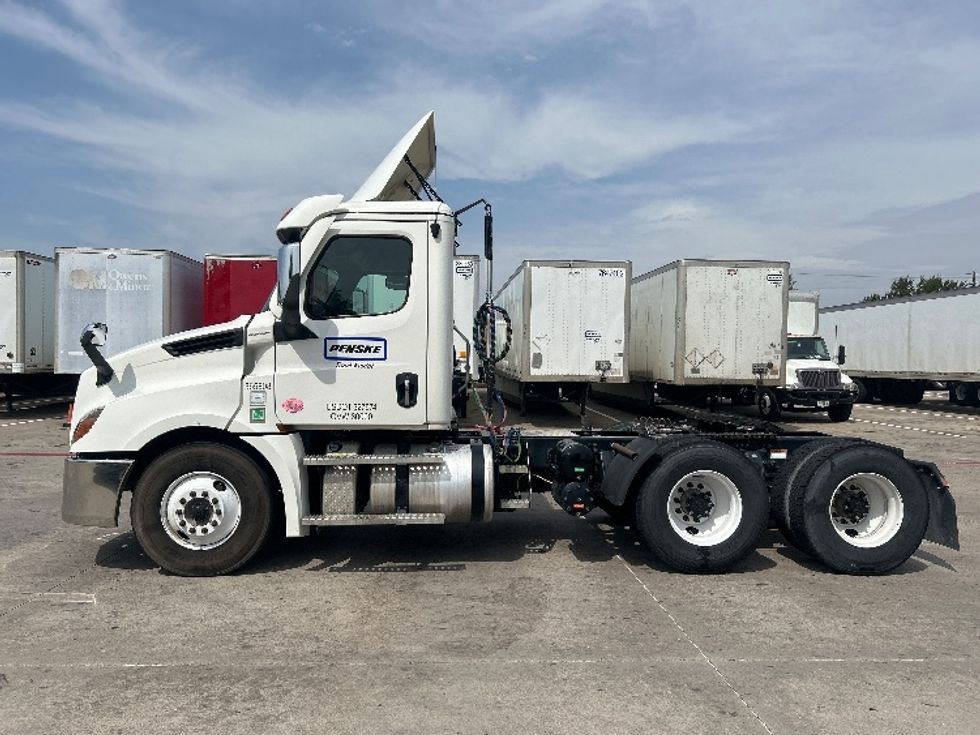 Day Cab Tractor-Heavy Duty Tractors-Freightliner-2020-T12664ST-Carrollton-TX-159,303\n\t\tmiles-$ 65,000 - Image 4