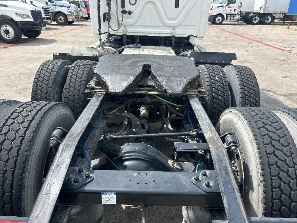 Day Cab Tractor-Heavy Duty Tractors-Freightliner-2020-T12664ST-Carrollton-TX-159,303\n\t\tmiles-$ 65,000 - Image 6