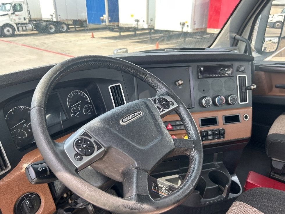 Day Cab Tractor-Heavy Duty Tractors-Freightliner-2020-T12664ST-Carrollton-TX-159,303\n\t\tmiles-$ 65,000 - Image 9