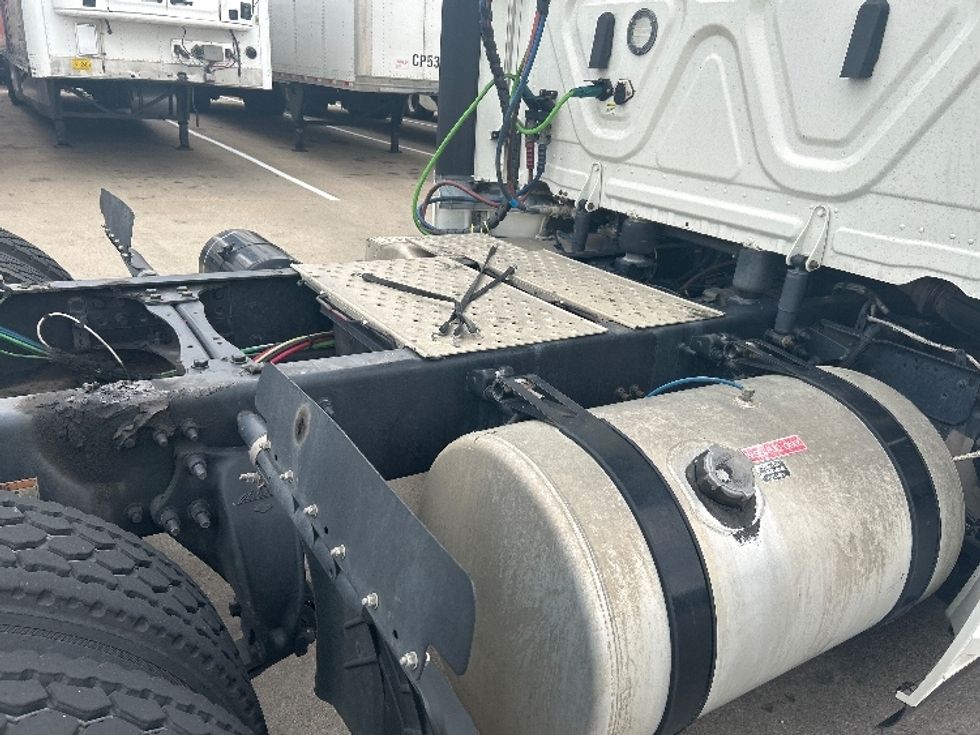 Day Cab Tractor-Heavy Duty Tractors-Freightliner-2020-T12664ST-Carrollton-TX-237,984\n\t\tmiles-$ 62,500 - Image 18