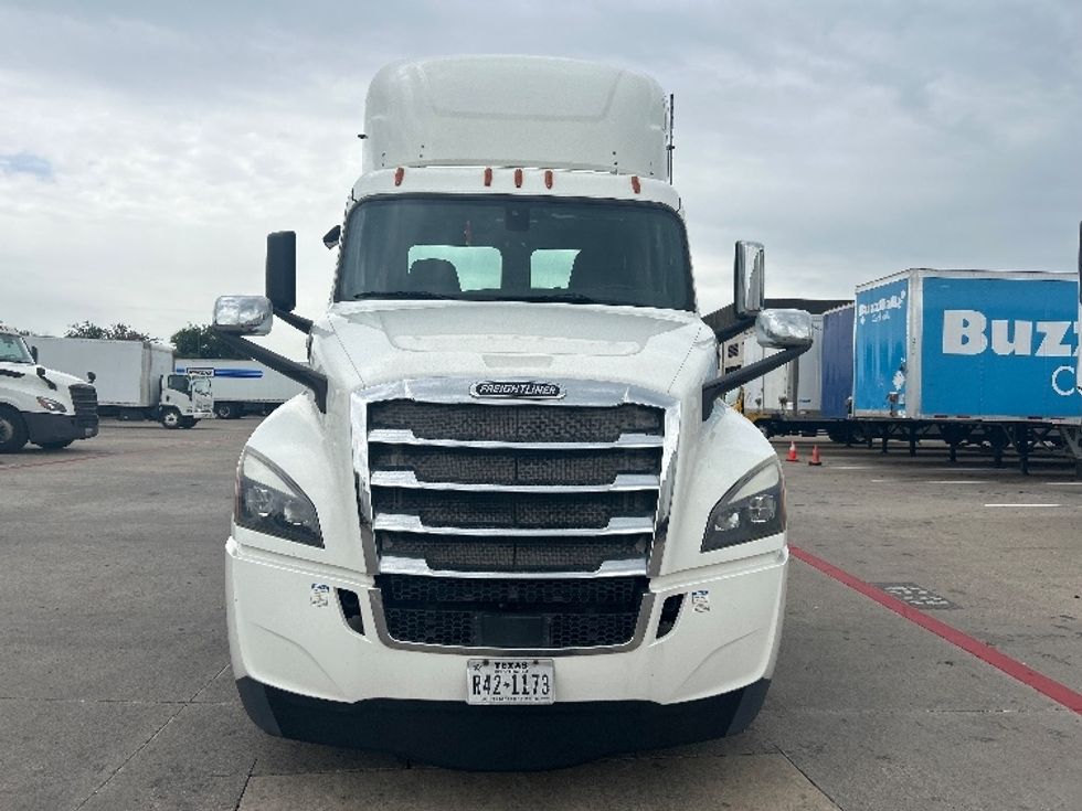 Day Cab Tractor-Heavy Duty Tractors-Freightliner-2020-T12664ST-Carrollton-TX-237,984\n\t\tmiles-$ 62,500 - Image 2