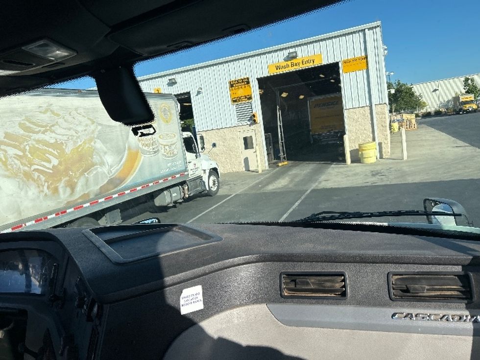 Day Cab Tractor-Heavy Duty Tractors-Freightliner-2020-T12664ST-Ceres-CA-257,151\n\t\tmiles-$ 52,750 - Image 13