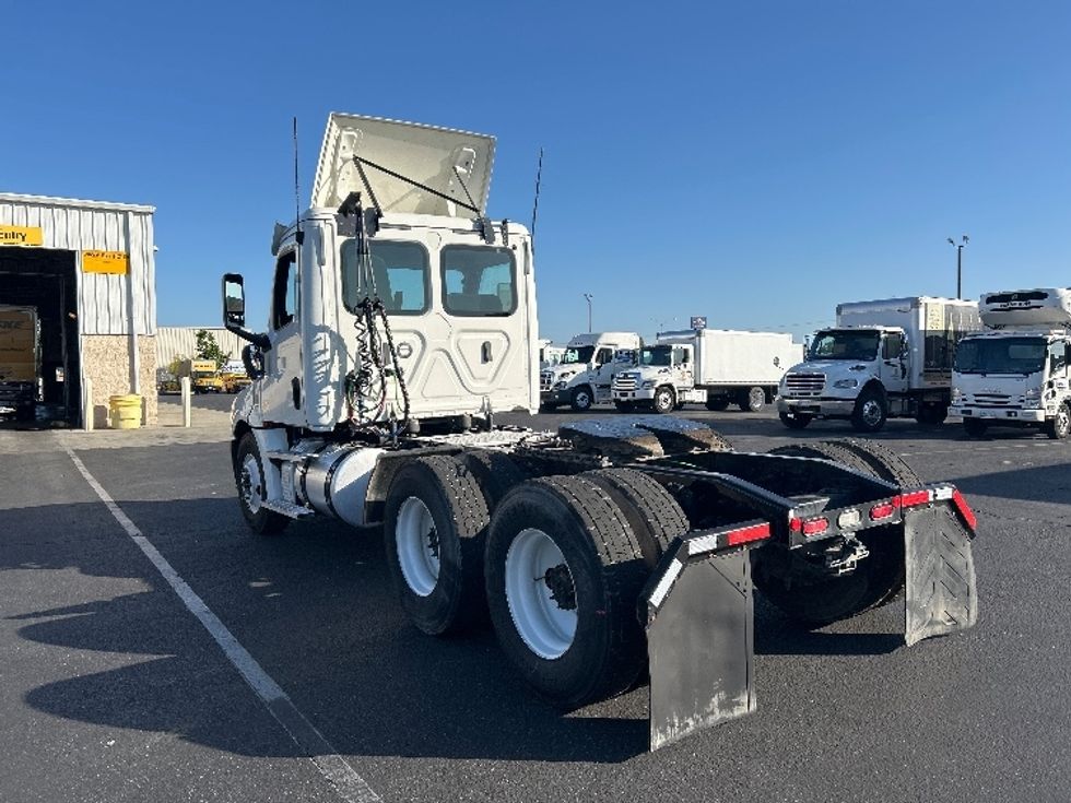 Day Cab Tractor-Heavy Duty Tractors-Freightliner-2020-T12664ST-Ceres-CA-257,151\n\t\tmiles-$ 52,750 - Image 5