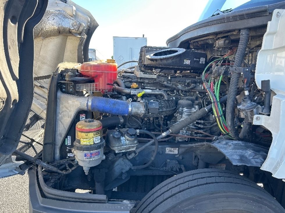 Day Cab Tractor-Heavy Duty Tractors-Freightliner-2020-T12664ST-Ceres-CA-488,568\n\t\tmiles-$ 46,500 - Image 16