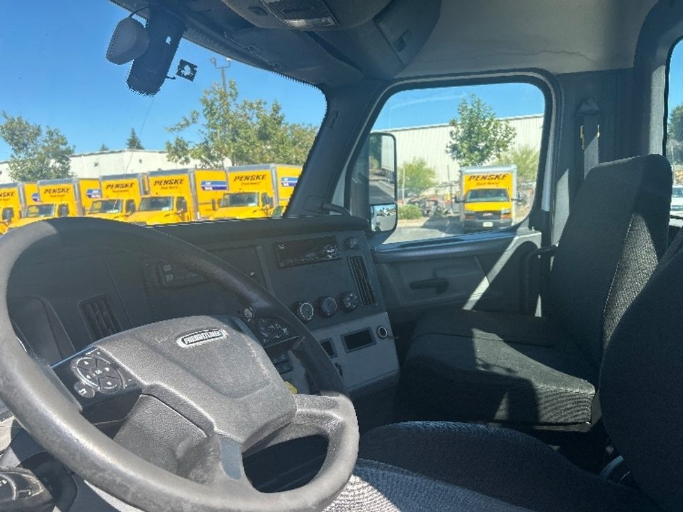 Day Cab Tractor-Heavy Duty Tractors-Freightliner-2020-T12664ST-Ceres-CA-540,670\n\t\tmiles-$ 41,750 - Image 10