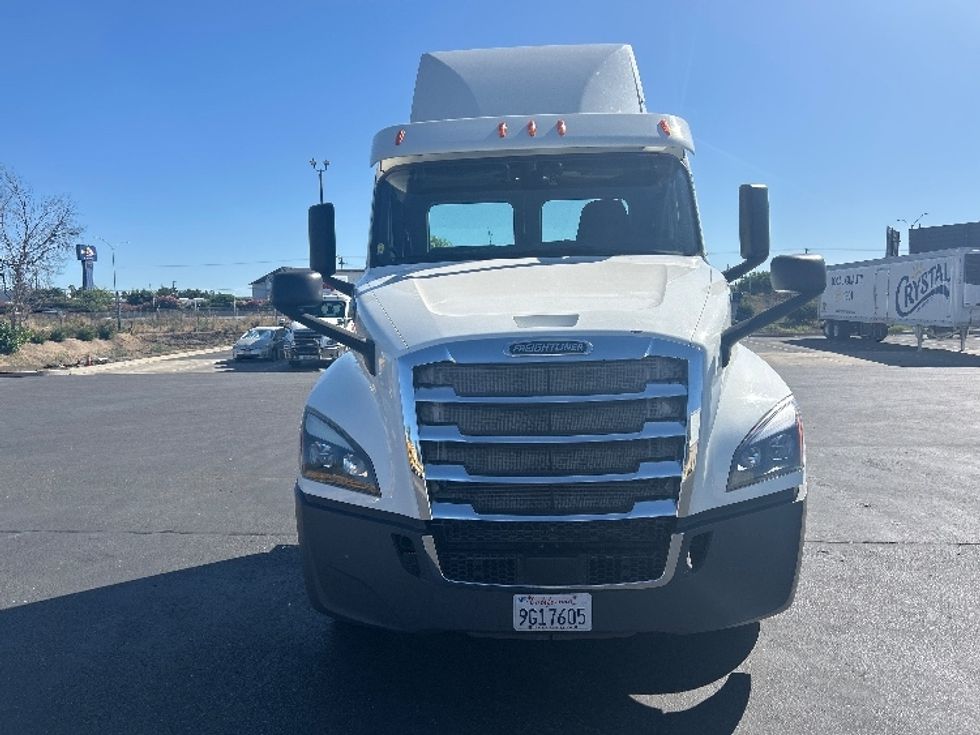 Day Cab Tractor-Heavy Duty Tractors-Freightliner-2020-T12664ST-Ceres-CA-540,670\n\t\tmiles-$ 41,750 - Image 2