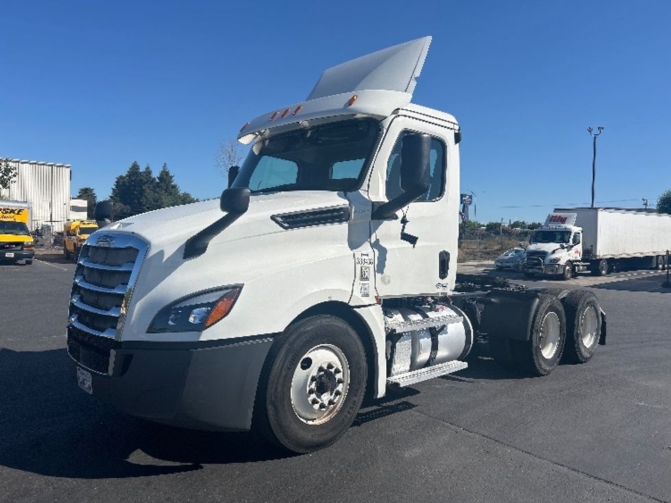 Day Cab Tractor-Heavy Duty Tractors-Freightliner-2020-T12664ST-Ceres-CA-540,670\n\t\tmiles-$ 41,750 - Image 3