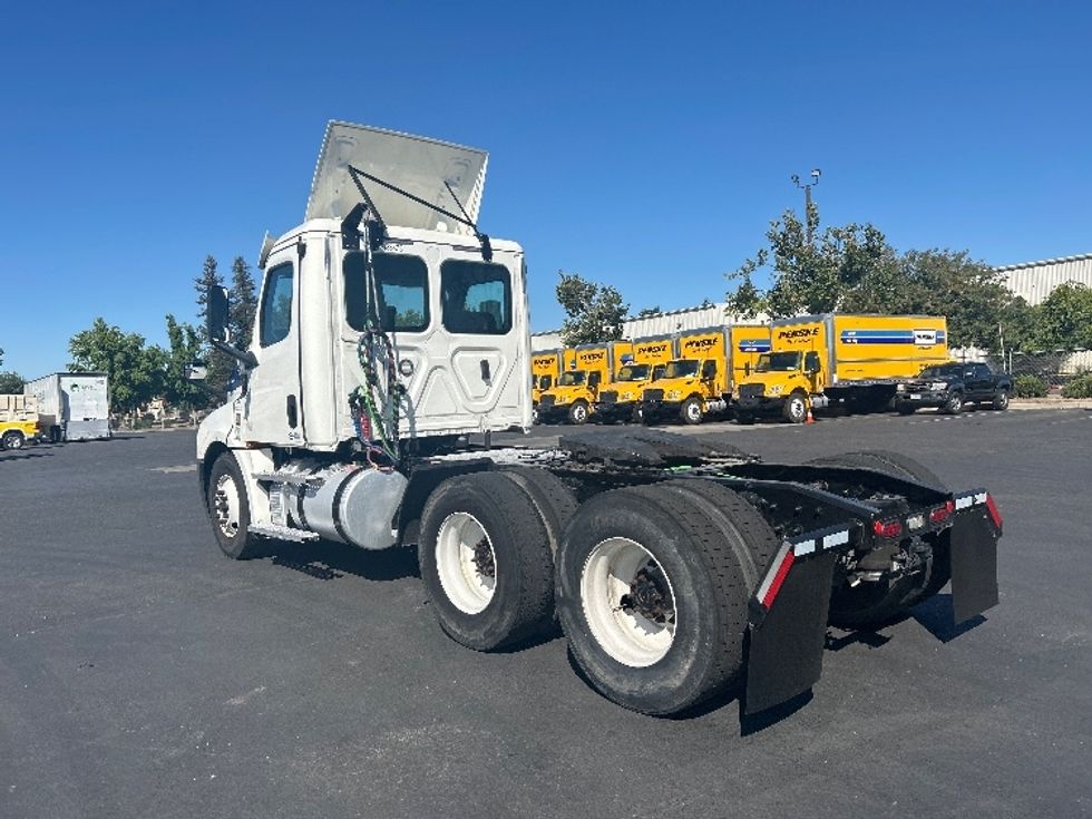 Day Cab Tractor-Heavy Duty Tractors-Freightliner-2020-T12664ST-Ceres-CA-540,670\n\t\tmiles-$ 41,750 - Image 5